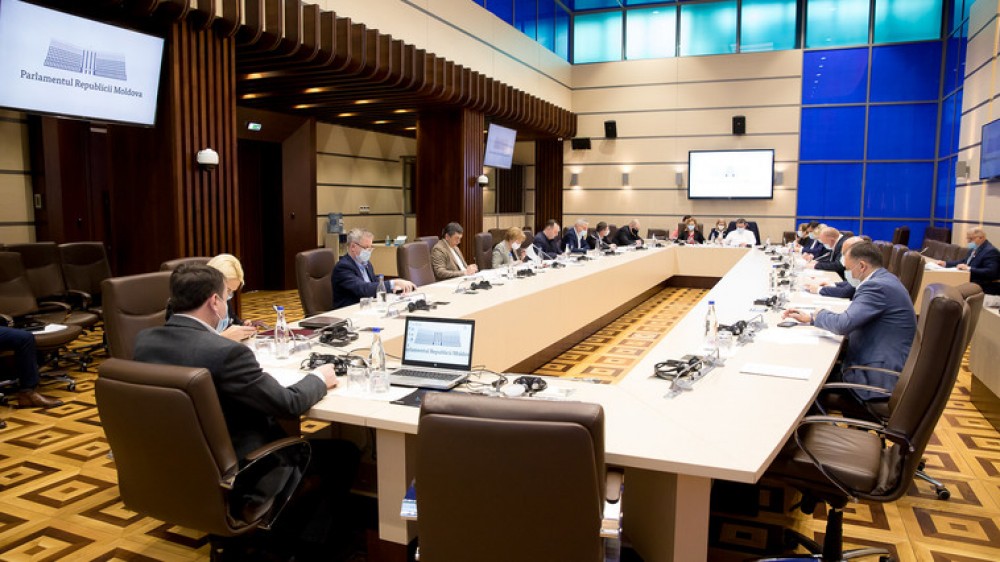 Parlamentul urmează să majoreze numărul de membri ai Biroului permanent